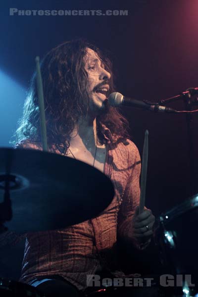 LITTLE BARRIE - 2011-11-18 - PARIS - La Fleche d'Or - 